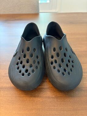 Nike Black Slip-On Ventilated Sandal Clogs